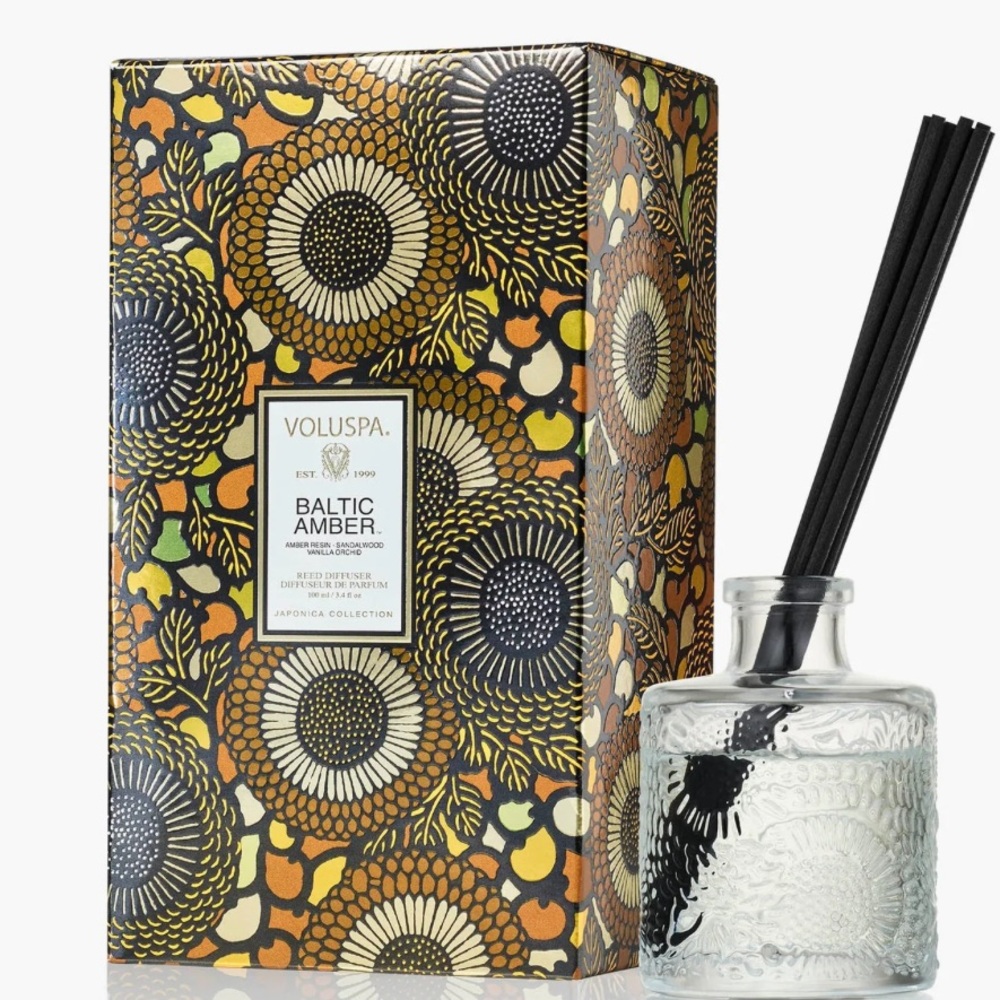 Voluspa Baltic Amber Reed Diffuser in Gold and Brown Floral Box